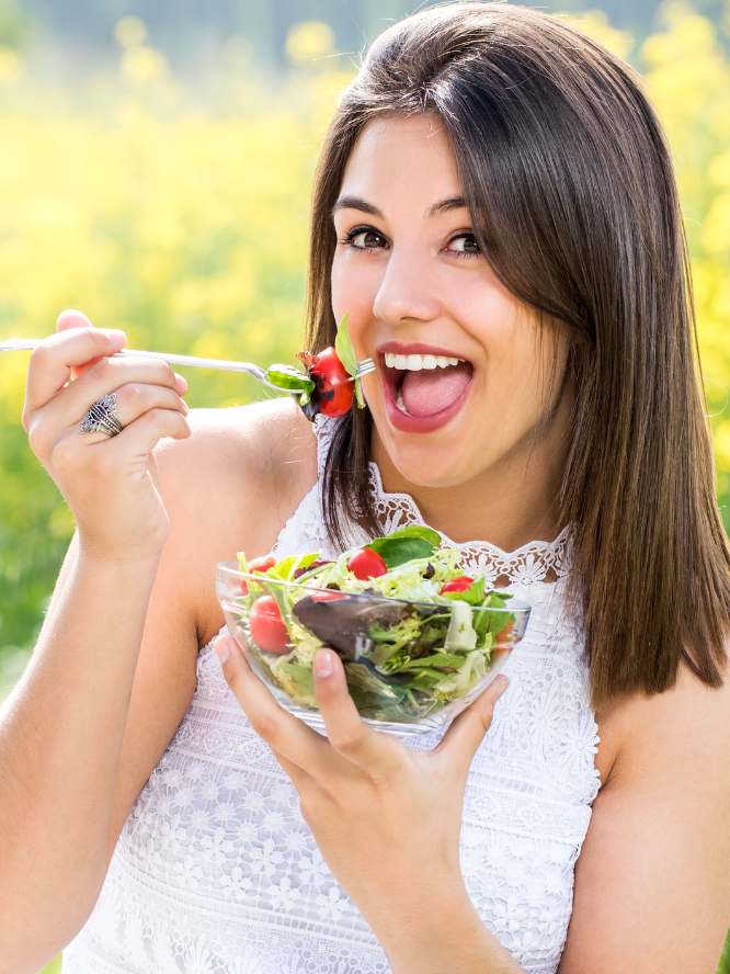 Persona preparando comida saludable en República Dominicana